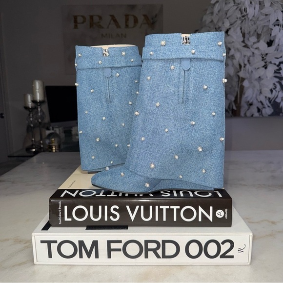 Givenchy 40 Shark Lock Pearl-Embellished Denim Ankle Boots - Picture 16 of 17